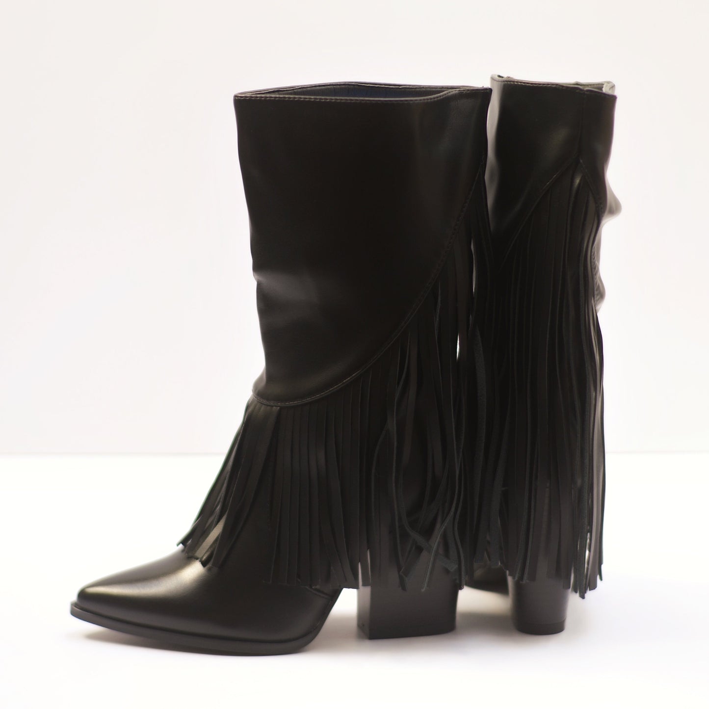 Botines negros con flecos Micaela