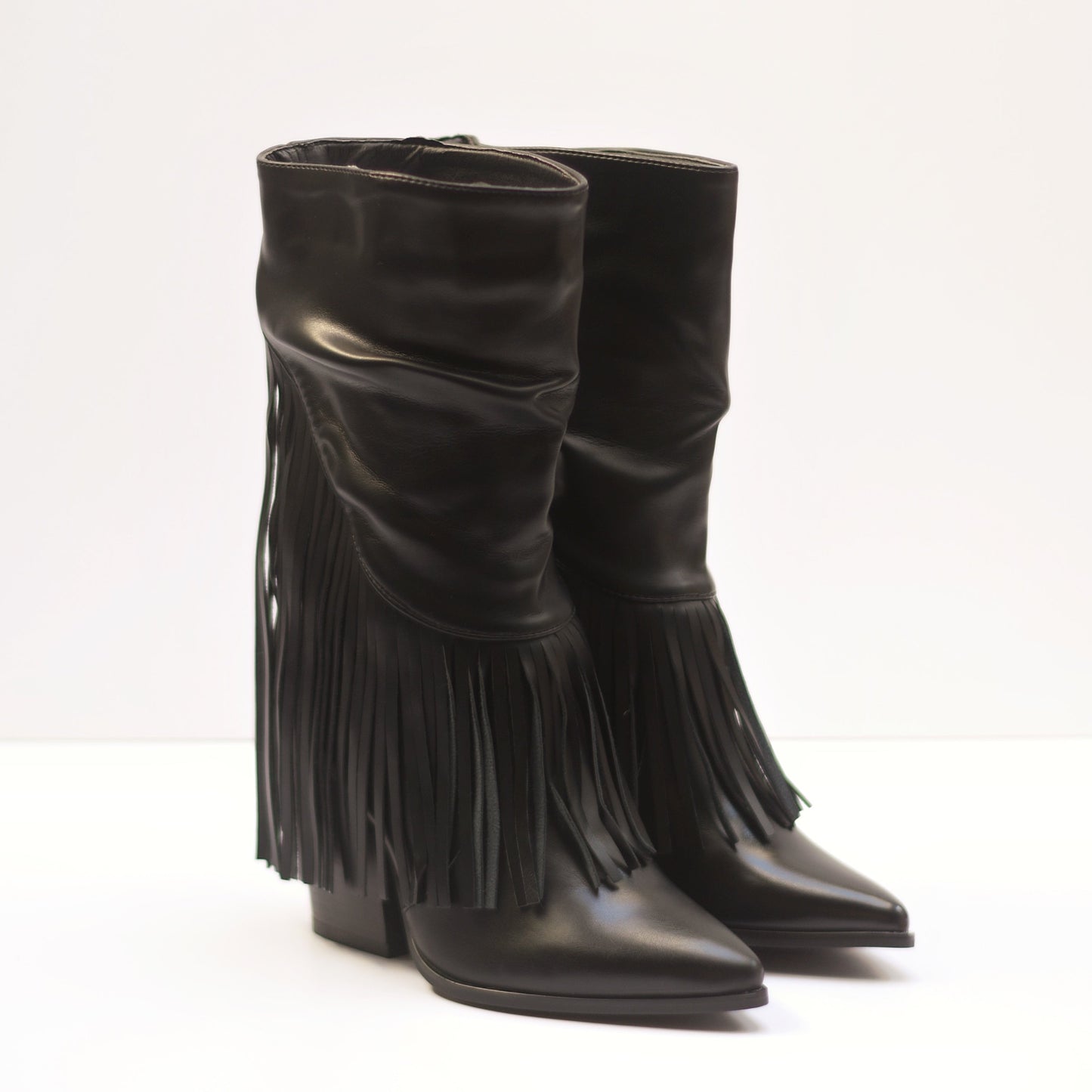 Botines negros con flecos Micaela