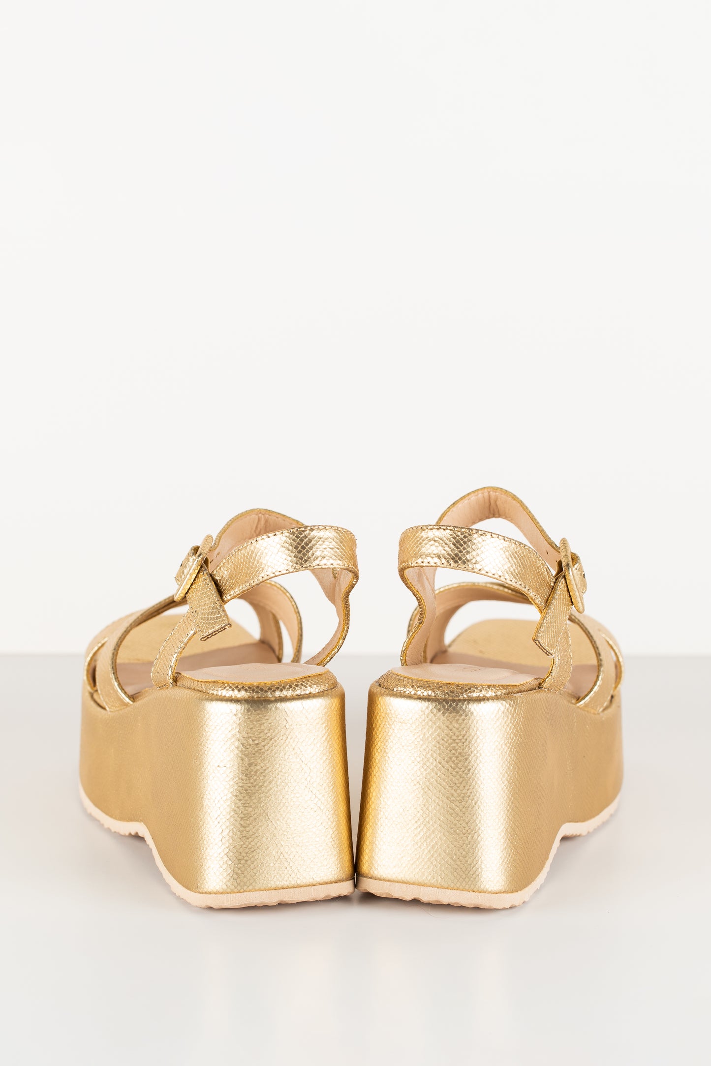 Sandalias con plataforma doradas Hellen