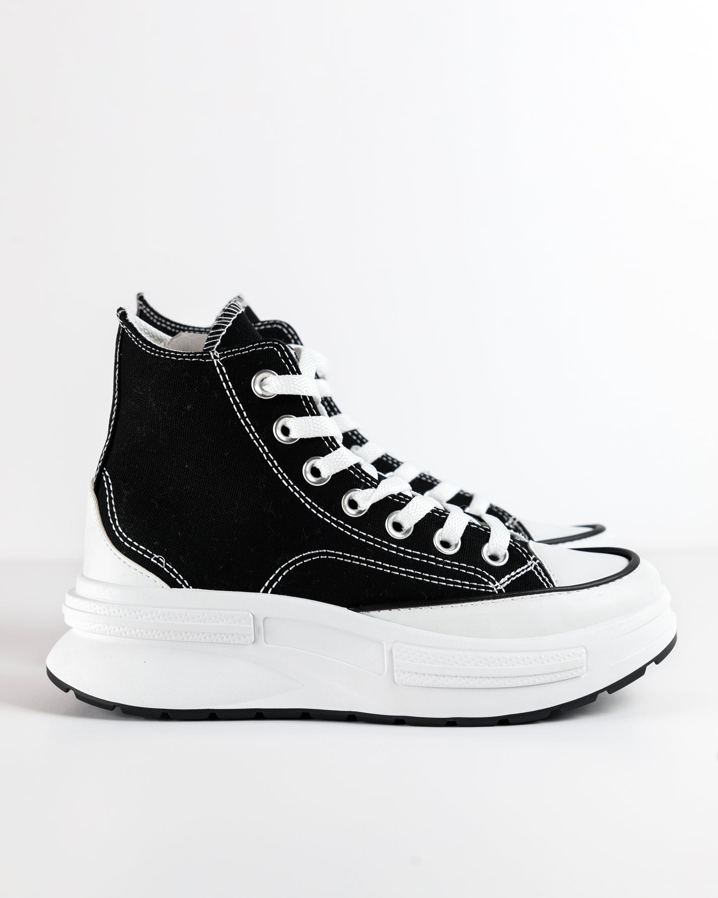 Zapatillas Negras Miércoles