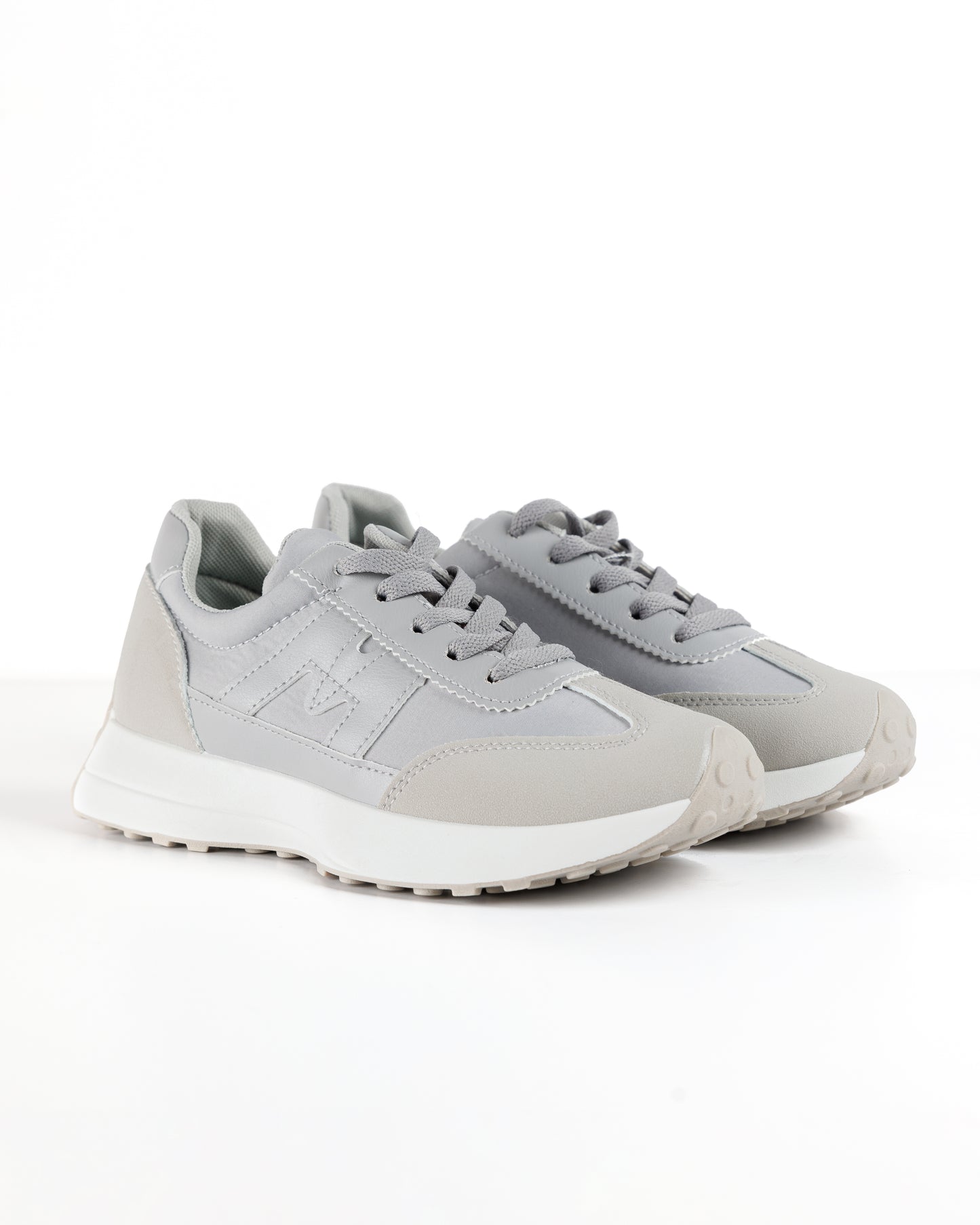 Zapatillas Grises Emmy