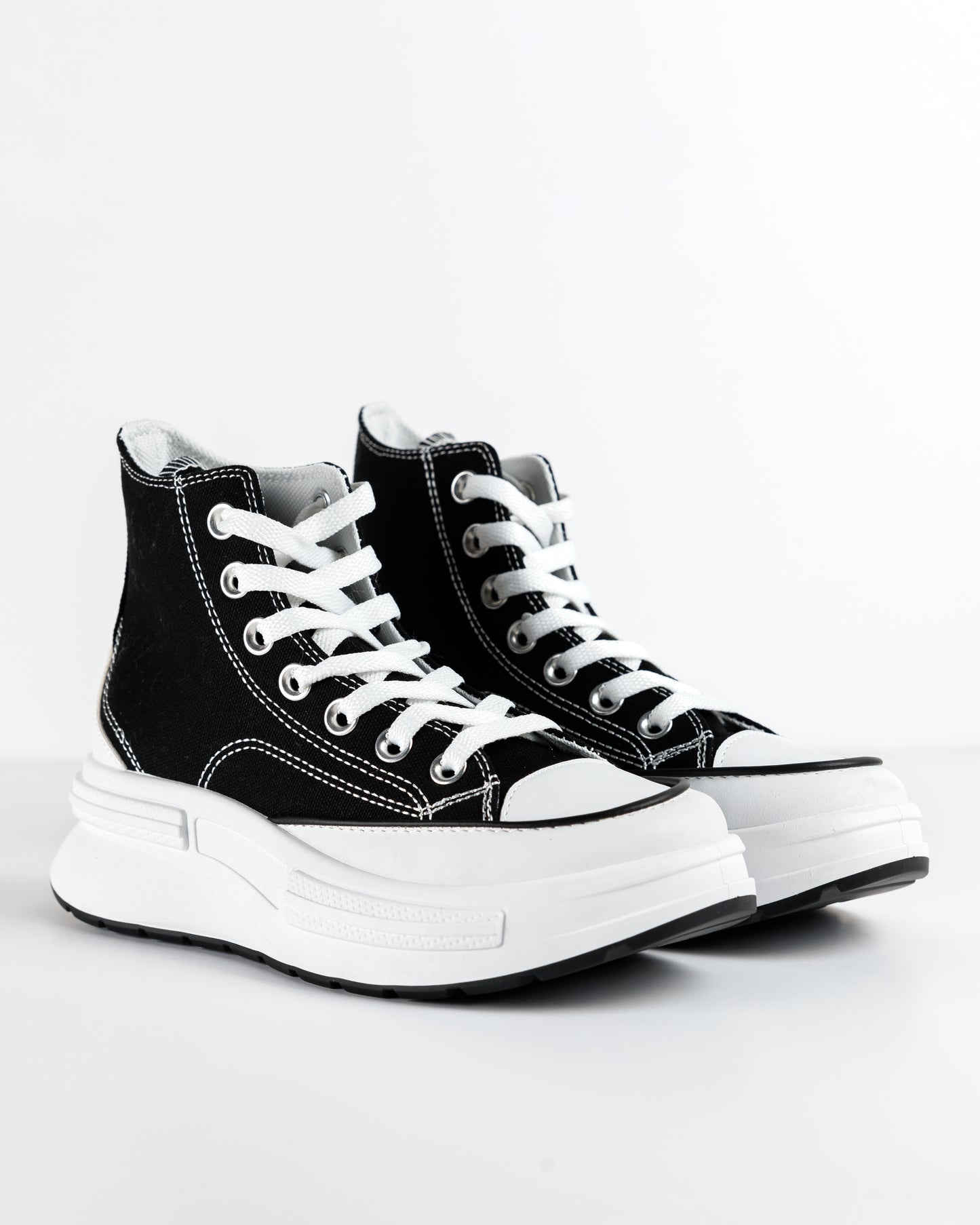 Zapatillas Negras Miércoles