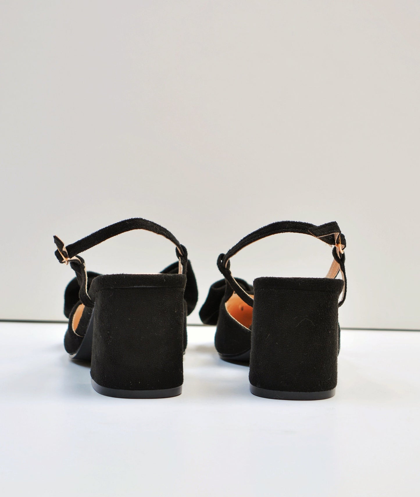 Zapato negro con lazo Kate