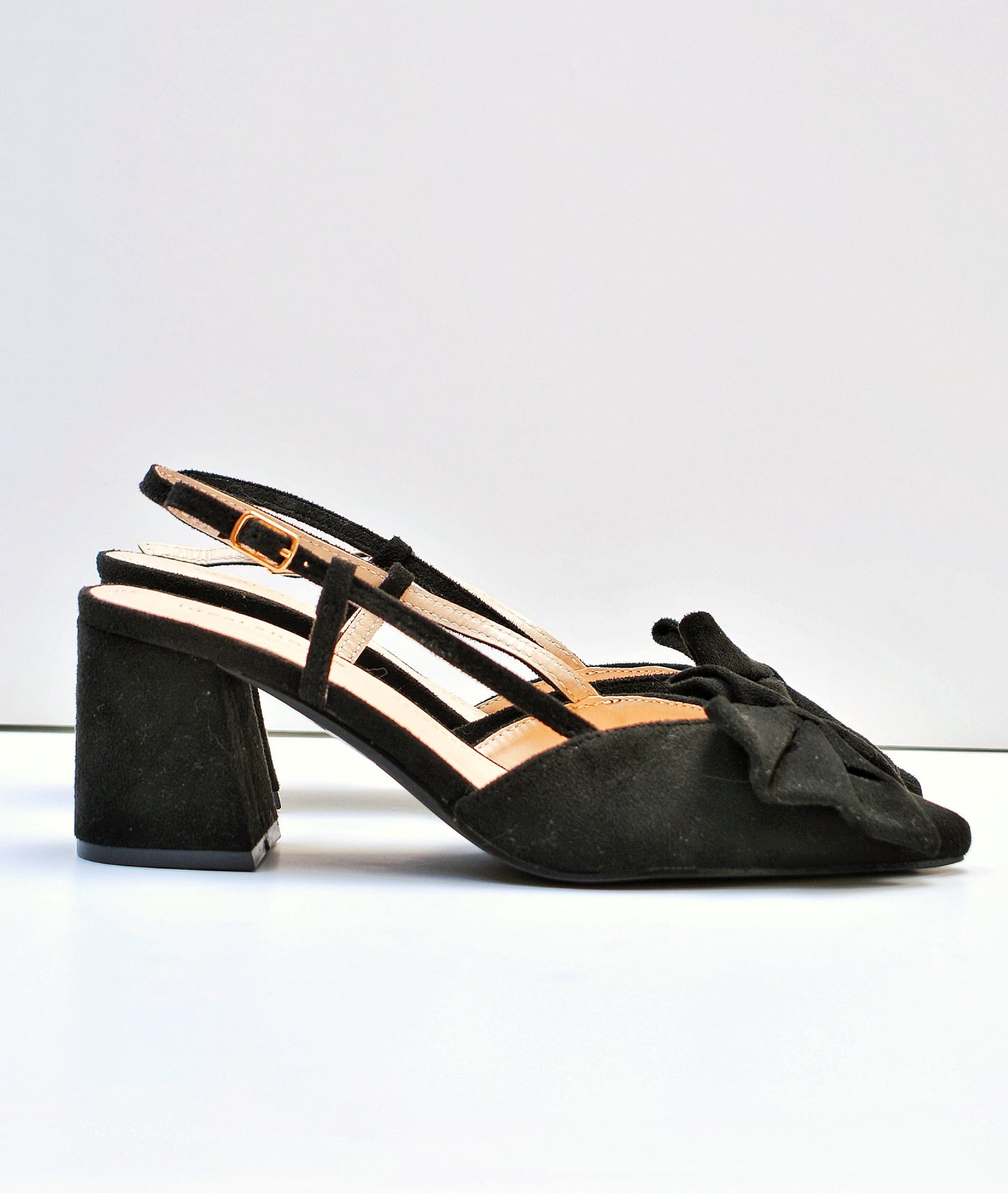 Zapato negro con lazo Kate