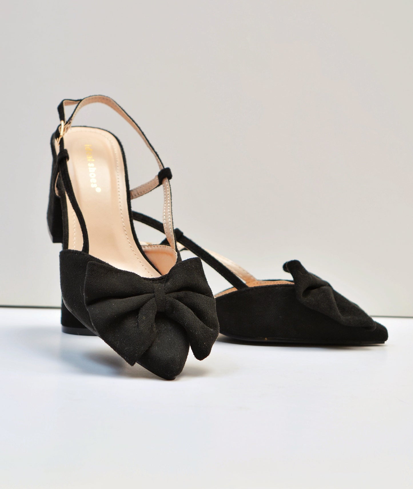 Zapato negro con lazo Kate